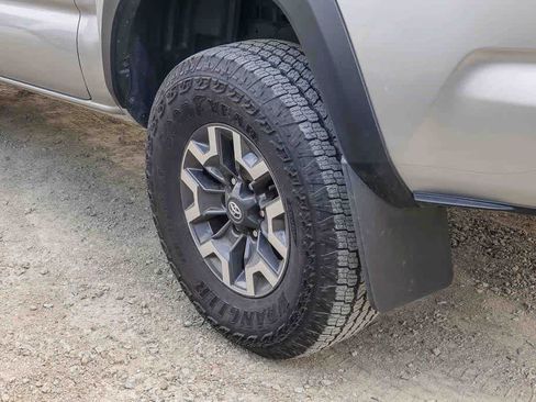 Used 2023 Toyota Tacoma TRD Off-Road image 22