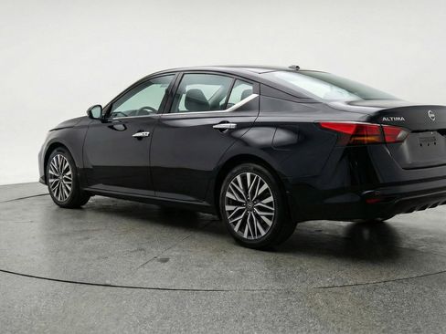 Used 2025 Nissan Altima 2.5 SV FWD image 6