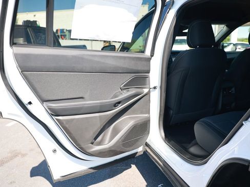 New 2026 Jeep Cherokee Laredo AWD/4WD image 31