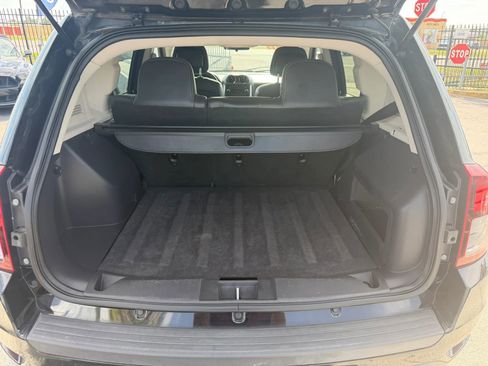 Used 2014 Jeep Compass Latitude FWD image 16