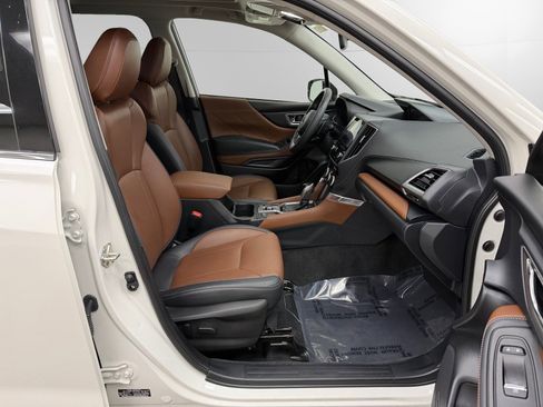 Used 2022 Subaru Forester Touring image 15