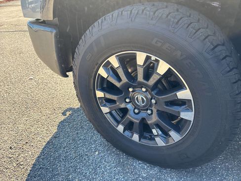 Used 2017 Nissan Titan PRO-4X image 20