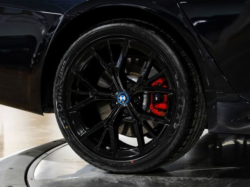 Used 2023 BMW 530e 530e iPerformance w/ M Sport Package image 54