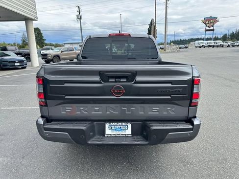 Used 2026 Nissan Frontier PRO-4X AWD/4WD image 3