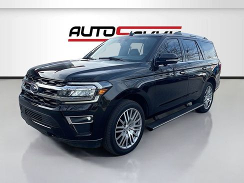 Used 2023 Ford Expedition Limited image 3
