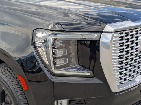 Used 2024 GMC Yukon XL Denali w/ Advanced Technology Package AWD/4WD image 11