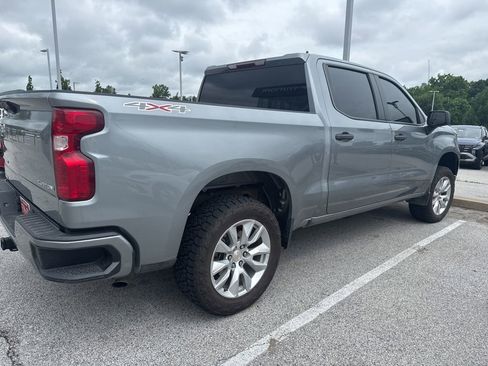 Used 2023 Chevrolet Silverado 1500 Custom AWD/4WD image 2