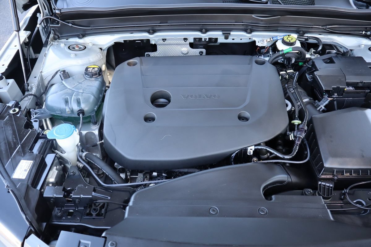 Used 2024 Volvo XC40 B5 Core w/ Protection Package Premier AWD/4WD image 38