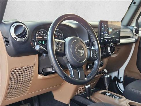 Used 2017 Jeep Wrangler Unlimited Sahara w/ Max Tow Package AWD/4WD image 8