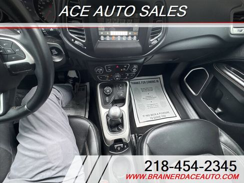 Used 2018 Jeep Compass Latitude w/ Popular Equipment Group AWD/4WD image 16