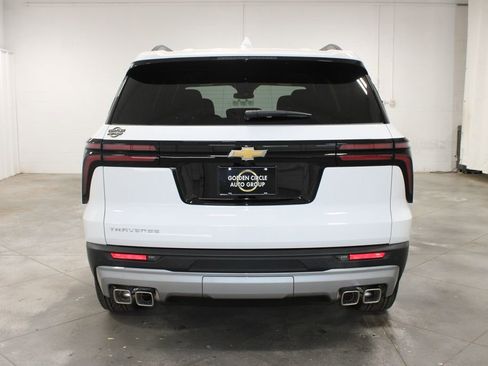 New 2026 Chevrolet Traverse LT w/ Sun and Wheel Package FWD image 8