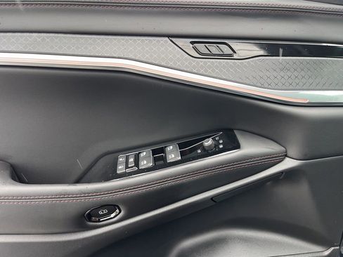 Used 2025 Jeep Wagoneer S Limited image 24