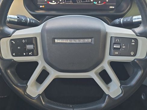 Used 2020 Land Rover Defender 110 SE image 15