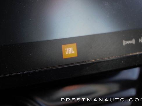 Used 2020 Toyota Prius L Eco image 28