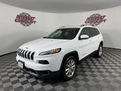 Used 2015 Jeep Cherokee Limited w/ Luxury Group AWD/4WD image 3