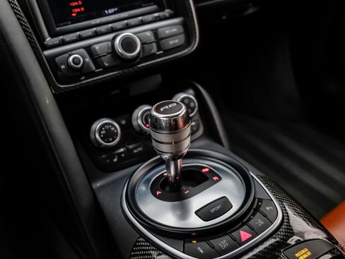 Used 2010 Audi R8 V10 image 64