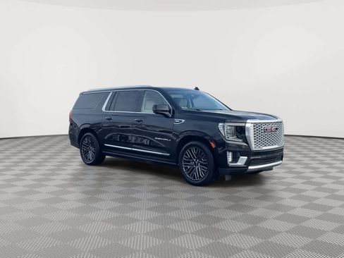 Used 2021 GMC Yukon XL Denali w/ Denali Ultimate Package image 2