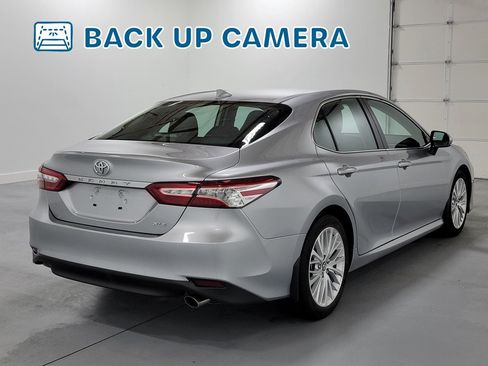 Used 2020 Toyota Camry XLE FWD image 9