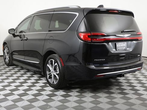 Used 2022 Chrysler Pacifica Pinnacle image 6