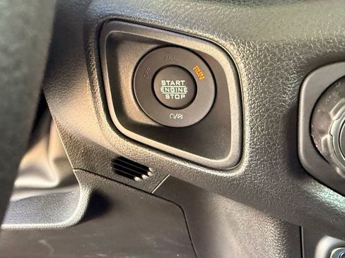 New 2026 Jeep Gladiator Sport AWD/4WD image 17