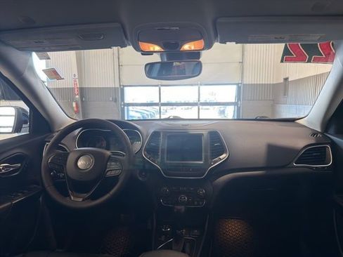 Used 2022 Jeep Cherokee Trailhawk w/ Premium Leather Package image 14