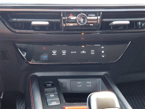 New 2025 Nissan Kicks SR image 14