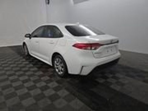 Used 2024 Toyota Corolla LE image 4