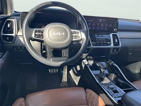 Used 2022 Kia Sorento SX Prestige w/ Rust Color Package image 18