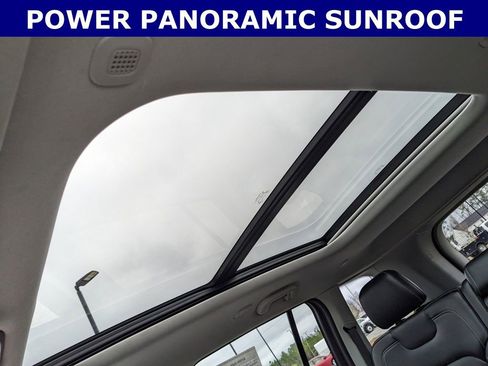 Used 2022 Jeep Grand Cherokee Limited image 2