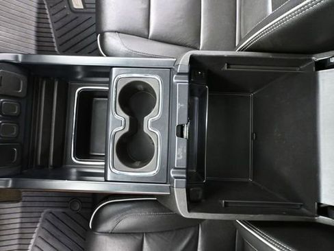 Used 2018 Chevrolet Silverado 1500 High Country AWD/4WD image 38