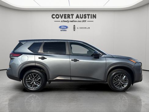 Used 2024 Nissan Rogue S FWD image 6