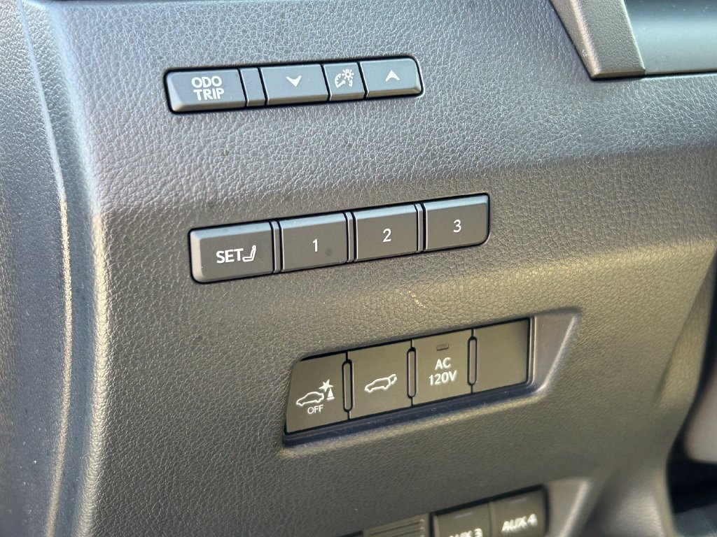 Used 2025 Lexus GX 550 w/ Accessory Package (32) AWD/4WD image 30