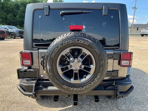 Used 2018 Jeep Wrangler Unlimited Sport AWD/4WD image 4