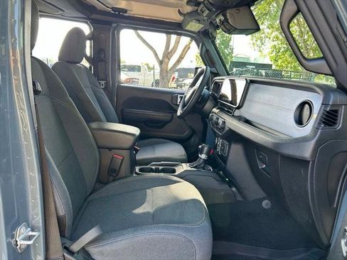 Certified 2025 Jeep Gladiator Sport AWD/4WD image 41