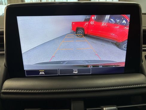 Used 2021 GMC Yukon XL SLE image 17