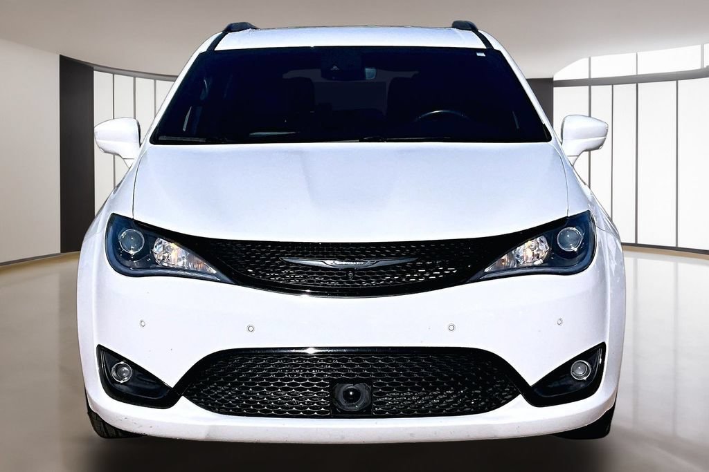 Used 2020 Chrysler Pacifica Touring-L Plus w/ Advanced Safetytec Group FWD image 3