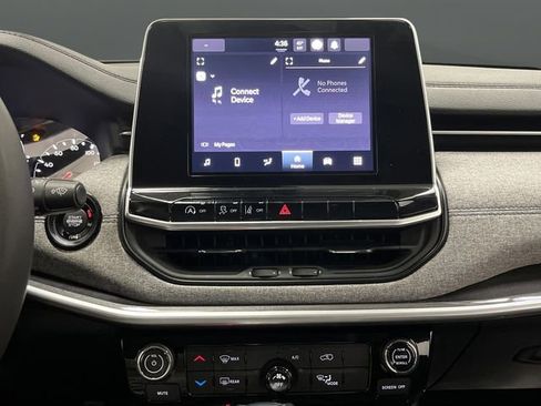 Used 2022 Jeep Compass Latitude image 7