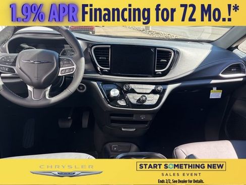 New 2026 Chrysler Pacifica Select image 20
