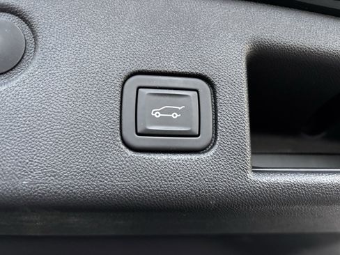 Used 2023 Chevrolet Equinox LT image 22