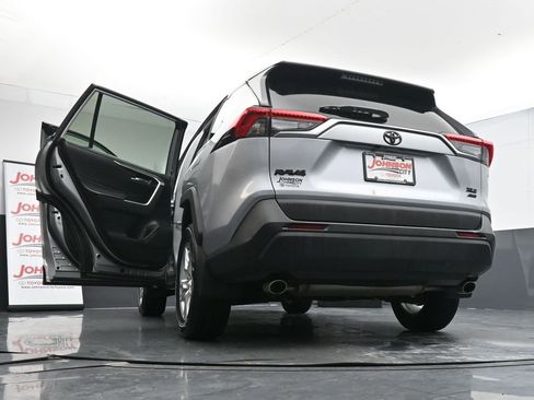 Used 2020 Toyota RAV4 XLE image 44