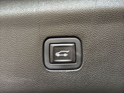 Used 2024 Buick Enclave Essence w/ Experience Buick Package AWD/4WD image 21