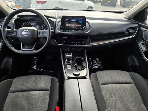 Used 2025 Nissan Rogue SV AWD/4WD image 8