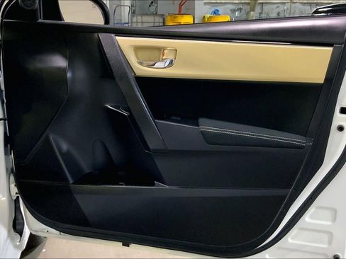 Used 2017 Toyota Corolla LE image 22