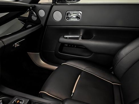 Used 2016 Rolls-Royce Wraith RWD image 35