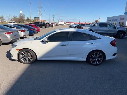 Used 2020 Honda Civic Touring image 3
