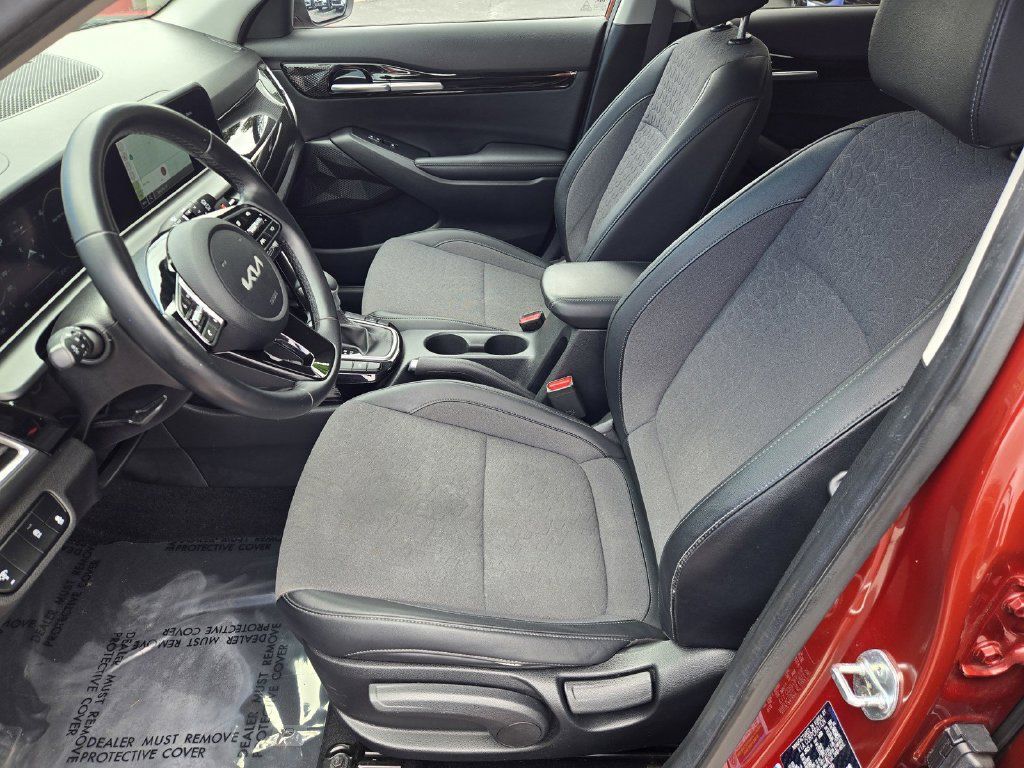Used 2024 Kia Seltos S FWD image 14