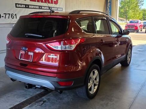Used 2016 Ford Escape SE w/ Equipment Group 201A image 5