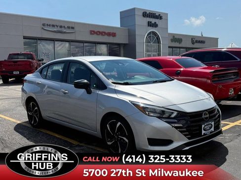 Used 2024 Nissan Versa SR FWD image 1