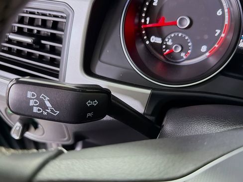 Used 2021 Volkswagen Atlas Cross Sport SE image 41