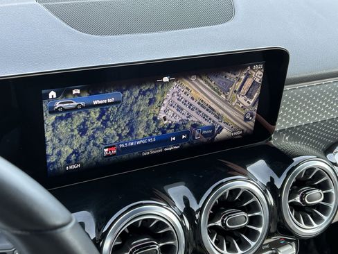 Certified 2024 Mercedes-Benz GLB 250 4MATIC image 18